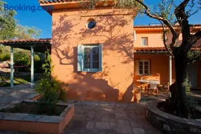 Aretousa Studios & Apartments - Image 1
