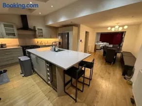 Three bedroom family home Near Taplow station - Image 4