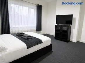 Private Studio Near City Centre - Image 2
