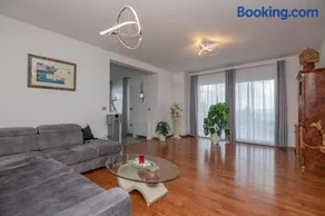 Villa Miramel mit privaten Swimmingoool by Makarska Exklusiv - Image 2