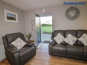 Lough Island Reavy Cottage - Image 3