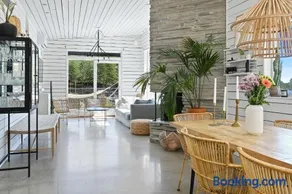 Cottage by the Sea - Image 5