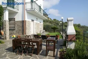 Sarina House Ocean View - Image 3