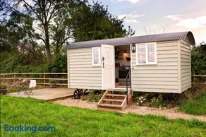 Starlight Shepherd Hut - Image 1