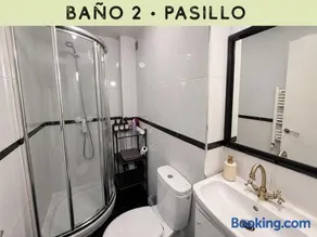 Un hogar en el centro con parking gratuito - Image 2