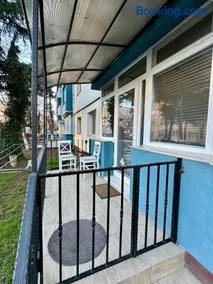 Zen 2 Bedroom Apartment with Terrace - Image 3