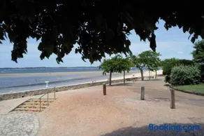 T2/terrasse/parking/A 5min de la plage - Image 3