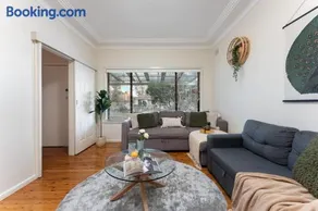 Aircabin - North Ryde - Sydney - 4 Beds House - Image 1