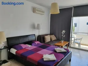 Sea Anemone Apartments - Image 2