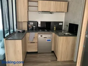 Envie d un break de paysages sauvages et de nature ce mobile home neuf tout confort climatise idealement situe au bord de l eau dans un camping 4 etoiles vous attend pour un week end quelques jours ou des vacances en famille - Image 4