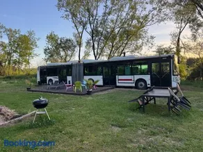 Magnifique bus insolite avec jacuzzi - Image 2