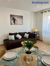 L indémodable rénové spacieux et lumineux avec 2 chambres - Image 2