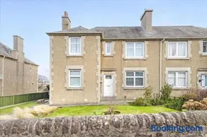 Attractive colinton property for family - Image 1