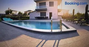 Luxury Villa Plaka Litochorou with Pool - Image 1
