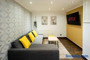 Swiss Cottage Hideaway Sleeps 8 Regents Park - Image 2