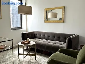Huge Modern 2 bedroom in Little Italy - Image 3