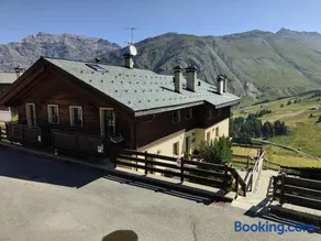 PeakView Apartment - Image 1