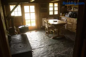 Reine des Aravis - chalet isolé - Image 1
