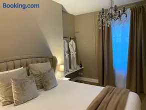 UN COCON EN VILLE - chambre SPA chic et élégante - Image 2