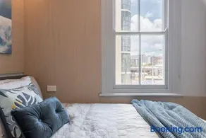 2 Private Double Bed In Sydney CBD Near Train UTS DarlingHar&ICC&C hinatown - ROOM ONLY - Image 3