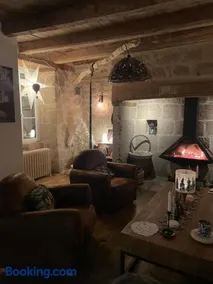 Gîte Spa Privatif & Cheminée Idéal Couples & Familles - Image 3
