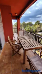 Apartamento con piscina comunitaria y bonitas vistas - Image 2