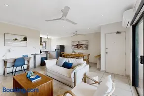 Peaceful 2-Bed Apartment with Private BBQ Balcony - Image 3
