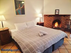 Mundaring Weir Hotel - Image 1