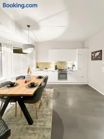 Modern living: Hamburg & Baltic Sea within 30 min - Image 5