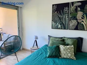 Appartement en résidence avec piscine - Image 4