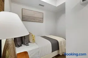 Lux King Suite, CN Tower, Sleeps 5 with Parking! - Image 2