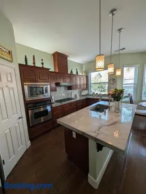 Spacious 5-bedroom 3-bath house in NW Fresno - Image 2