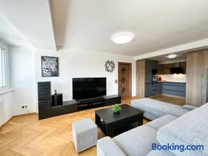 LUX residence, A/C, VIP parking, city view - Image 3