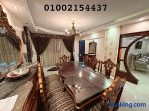 شقة 201 سوبر لوكس بجوار البازارالجديد وعلوش وسوق السمك وسط المدينه - Image 3