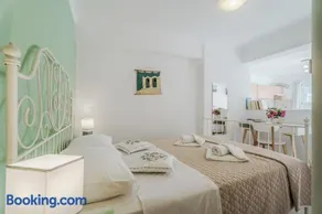 Aloni Stone Studio with Private Parking - Image 3