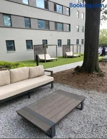 Modern Comfort Prime Location - Image 1