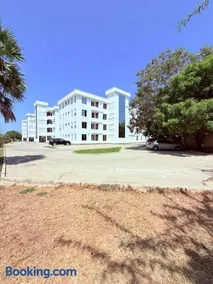 Malindi Modern 2BR Near the Beach With a Private Pool - Image 2