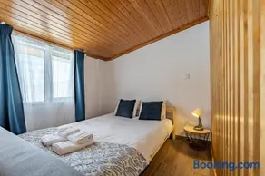 Wake up with the Sea Breeze- House with pool AP1 - Image 1