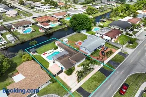 Casa Cabos - Fun in Miami - Pool BBQ - Fit 10 - Image 5
