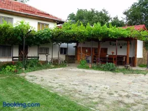 Holiday Home Life - Image 3