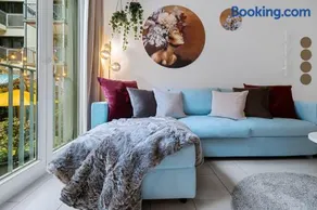 Boutique Stay King Size Bed AC Free Parking - Image 3