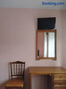 Hostal La Parrilla - Image 2