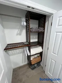 Huge Family House 12 miles from NYC4BathParking - Image 2