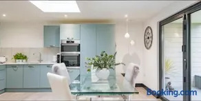 Little Seven Oaks - Image 3