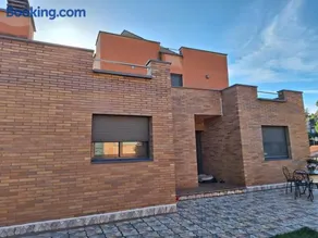 Family-friendly house 20' from Barcelona - Image 3
