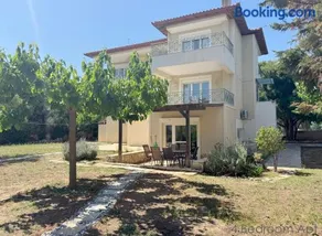 Schinias Forest Beach House - Image 1