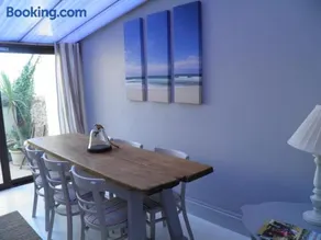 Holiday House Pembroke Dock - Image 1