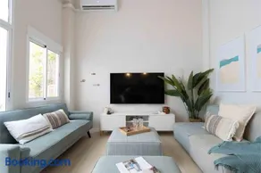 EcoCasa!! Groups - 8 min Metro to Valencia - Premium Renovated - Fully Equipped - Patio - Business Invoices - Min 11 noches - Image 3