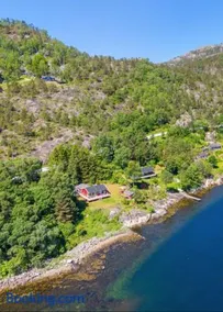 Cozy cabin by the waterfront, tranquility, nature, and fjords - Image 2
