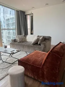 Luxury apartment in the city center - Image 3
